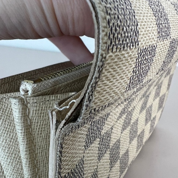 Louis Vuitton Sarah Wallet - Picture 8 of 12